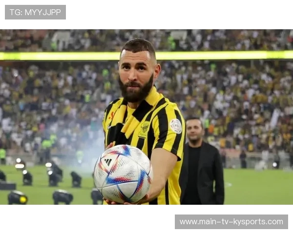 本泽马领衔沙特新月，迎来新赛季挑战