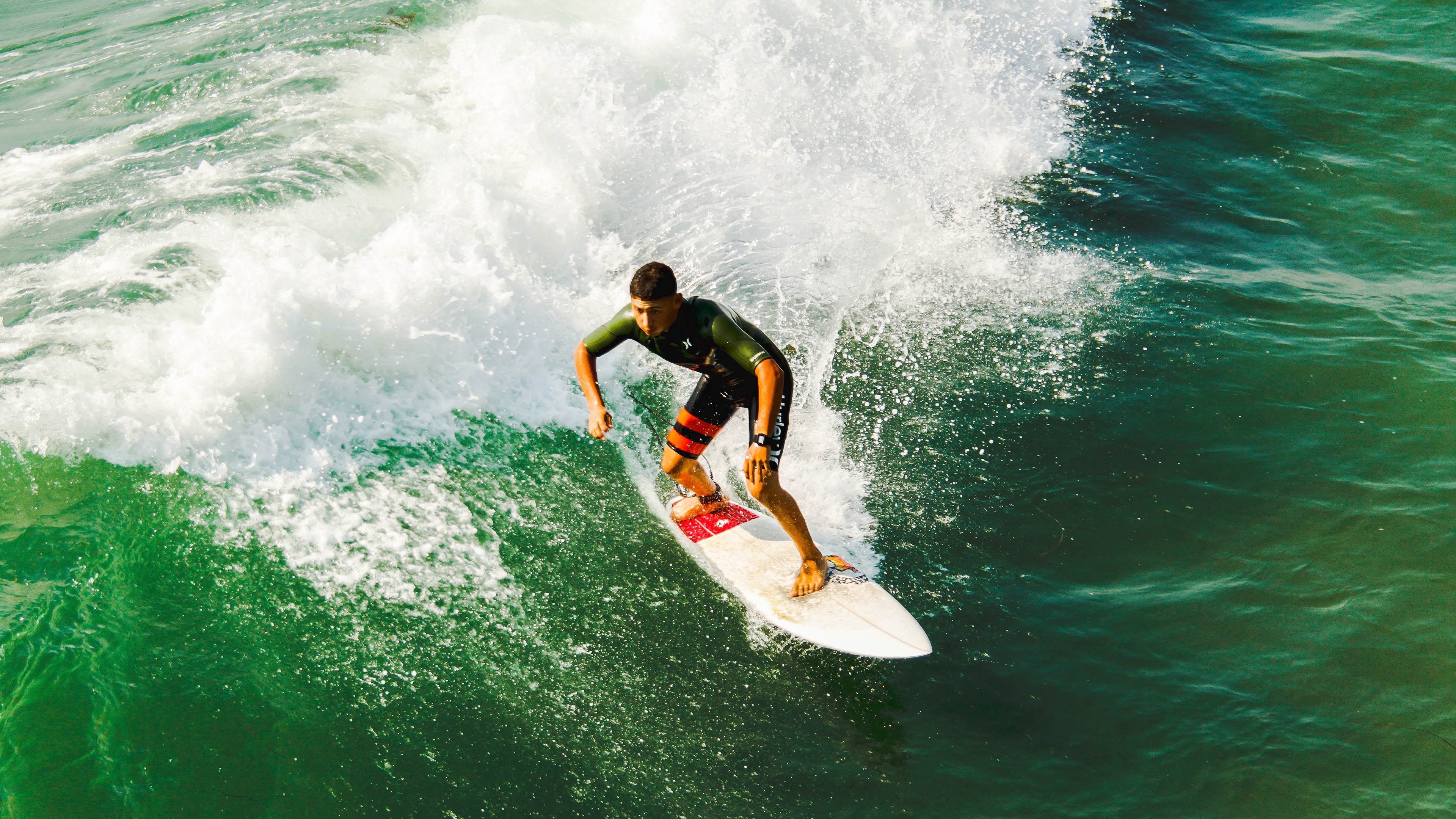 巴萨曼联开谈买断拉什福德!破门获全场起立鼓掌致敬,14场6球7助